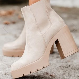 Pink Lily - BARBARA BEIGE SUEDE PLATFORM BOOTIES